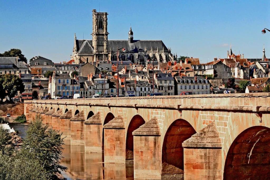 Nevers, Appartement De Standing Proche De La Gare المظهر الخارجي الصورة